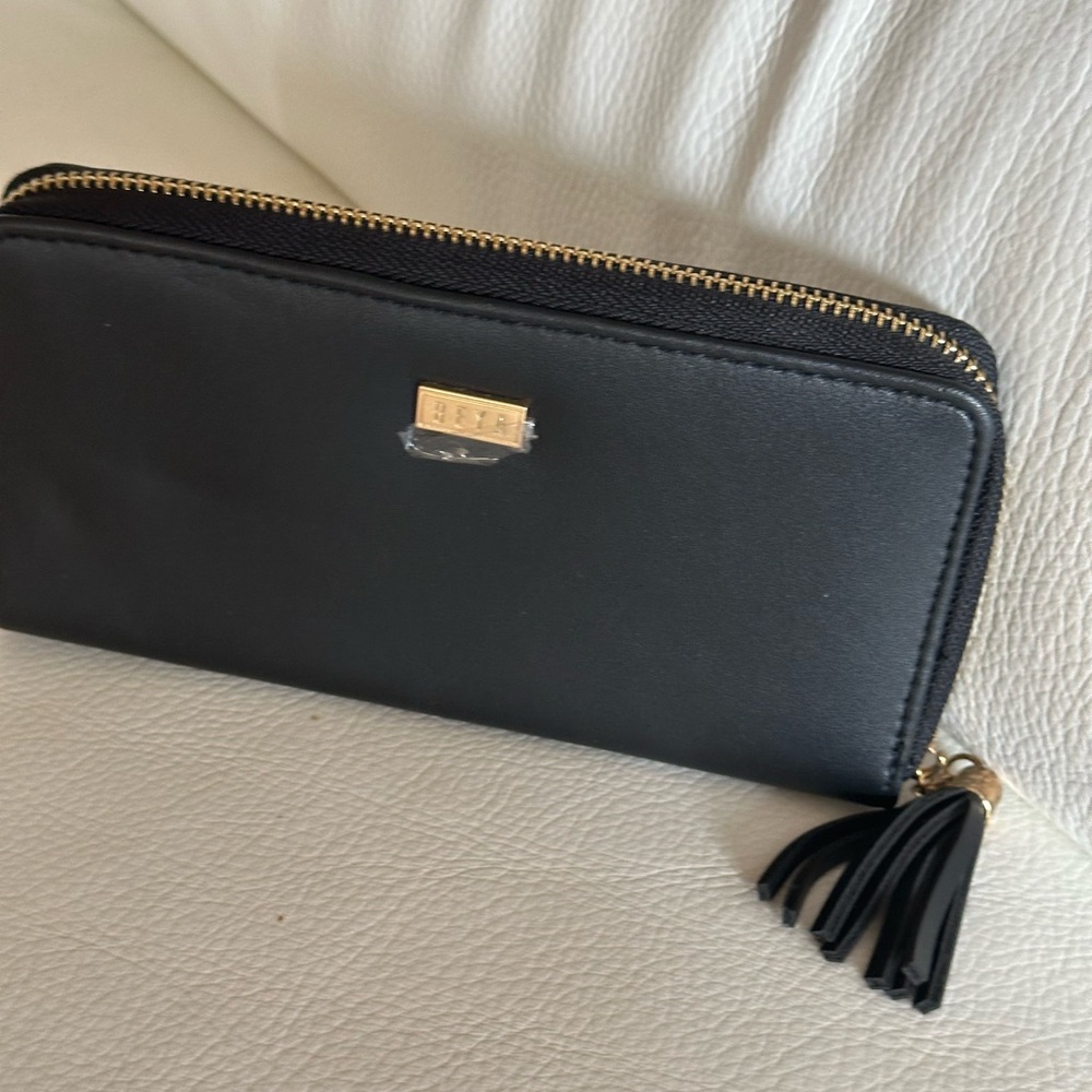New BEYA 100% PVC Wallet Size 7/5” /3 3/4”